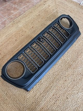 Rejilla delantera ABS 2024 para Jeep Wrangler JL 2018  JL1300 color negro 1 unidad