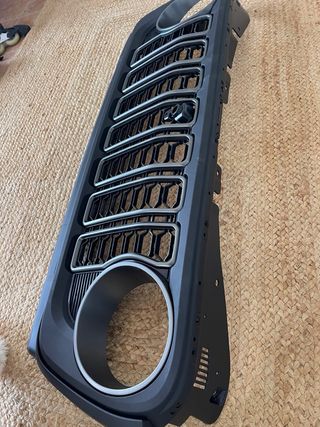 Rejilla delantera ABS 2024 para Jeep Wrangler JL 2018  JL1300 color negro 1 unidad