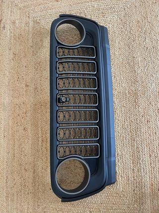 Rejilla delantera ABS 2024 para Jeep Wrangler JL 2018  JL1300 color negro 1 unidad