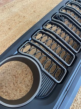 Rejilla delantera ABS 2024 para Jeep Wrangler JL 2018  JL1300 color negro 1 unidad