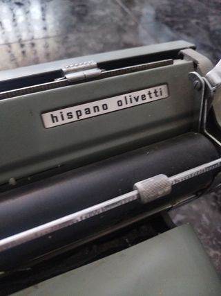 Maquina de escribir hispano olivetti