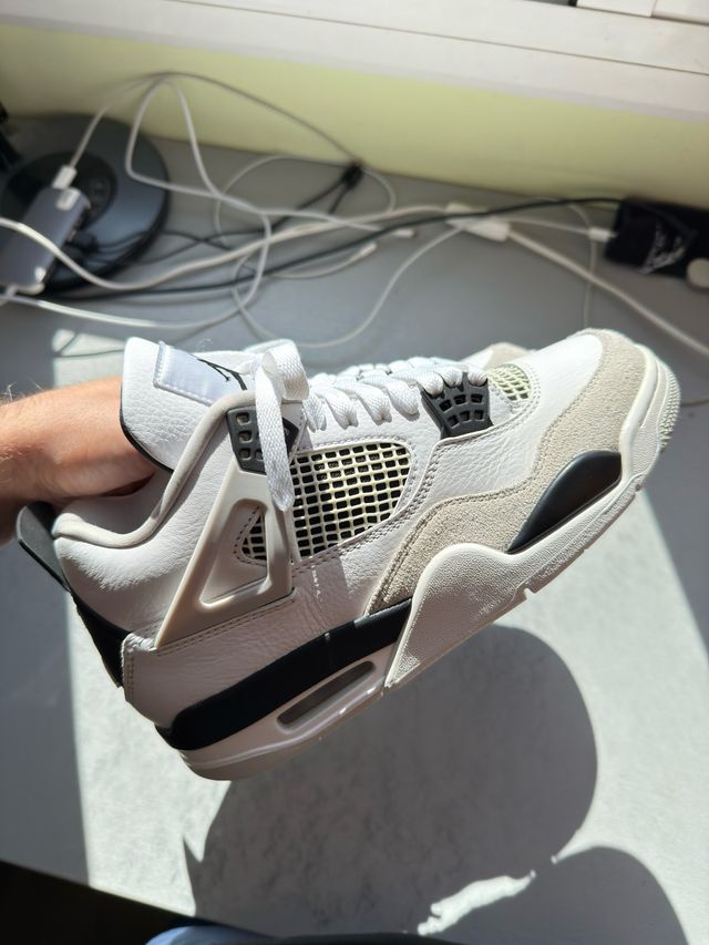 Jordan 4 Military Black T40