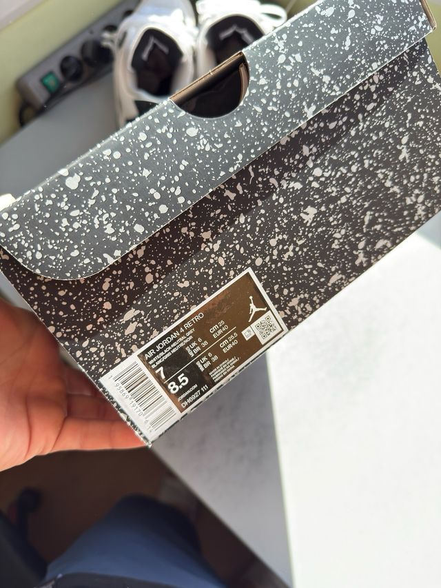 Jordan 4 Military Black T40