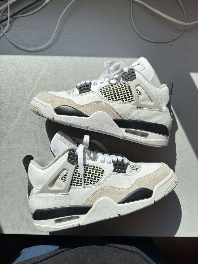 Jordan 4 Military Black T40