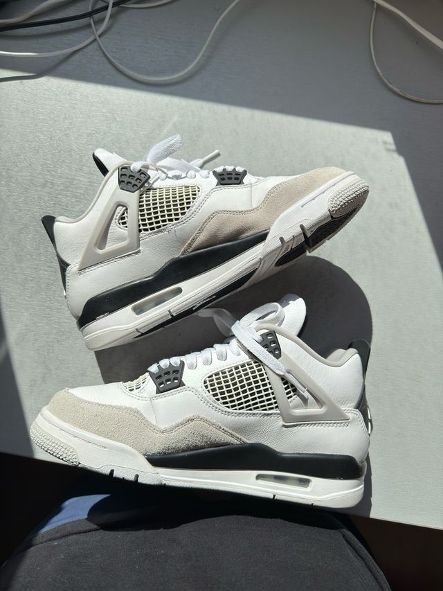 Jordan 4 Military Black T40