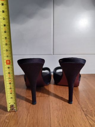 Sandalia mules tacón