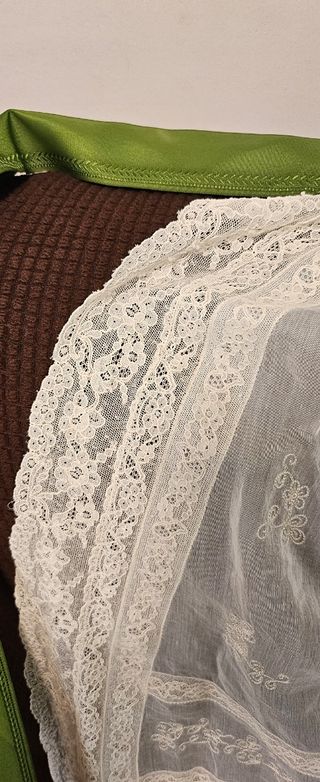 Pico y manteleta blanca traje fallera