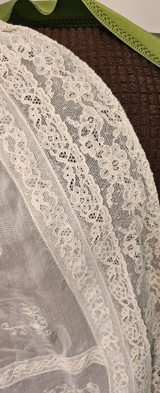 Pico y manteleta blanca traje fallera