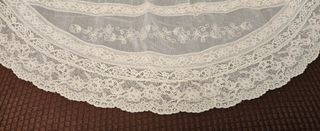 Pico y manteleta blanca traje fallera