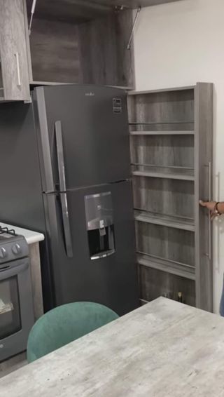 Istalamos suelo puertas y cosina ala med