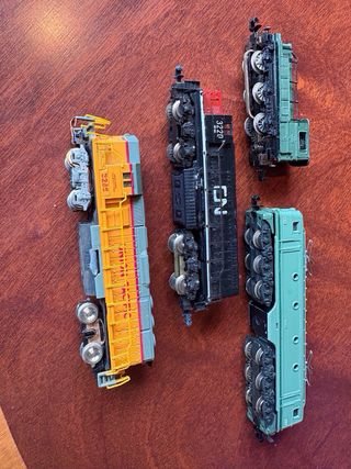 Vagones vías locomotoras y transformadores esc N
