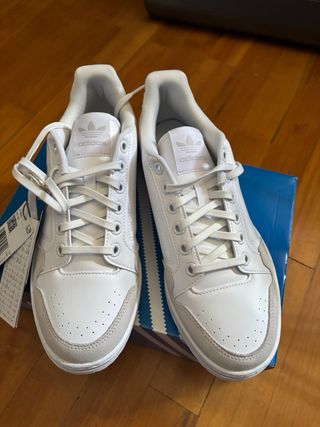 Adidas originals blancos SIN ESTRENAR talla 42