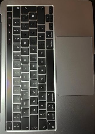 Apple MacBook Pro 13 (2020), M1, 8 GB, 256 GB SSD Gris espacial.
