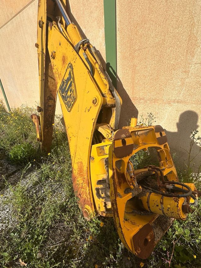 Brazo retro mixta JCB 3CX