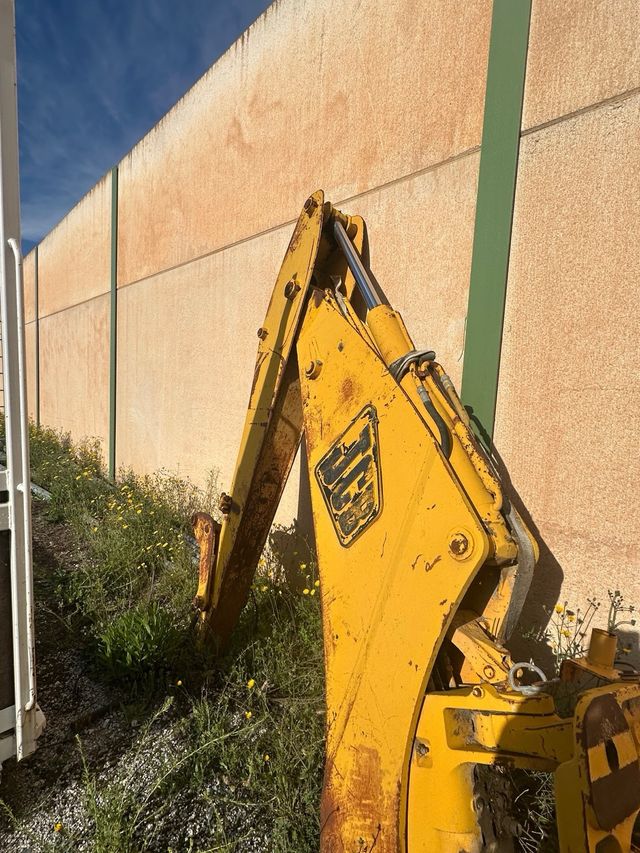 Brazo retro mixta JCB 3CX