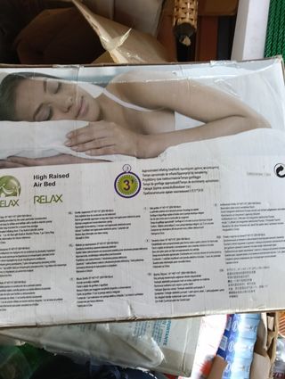 Letto gonfiabile 
con pompa incorporata