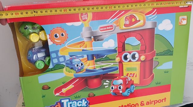 Aeropuerto con vehículos NUEVO