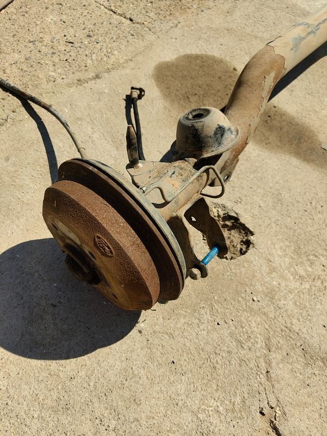 Eje trasero Ford Fiesta Mk2