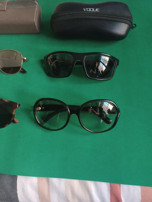 Gafas de sol y estuches