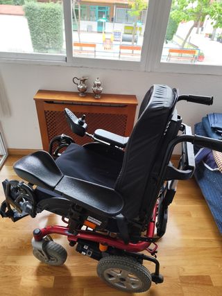 SILLA DE RUEDAS ELÉCTRICA-INVACARE BORA