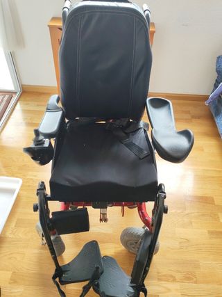 SILLA DE RUEDAS ELÉCTRICA-INVACARE BORA