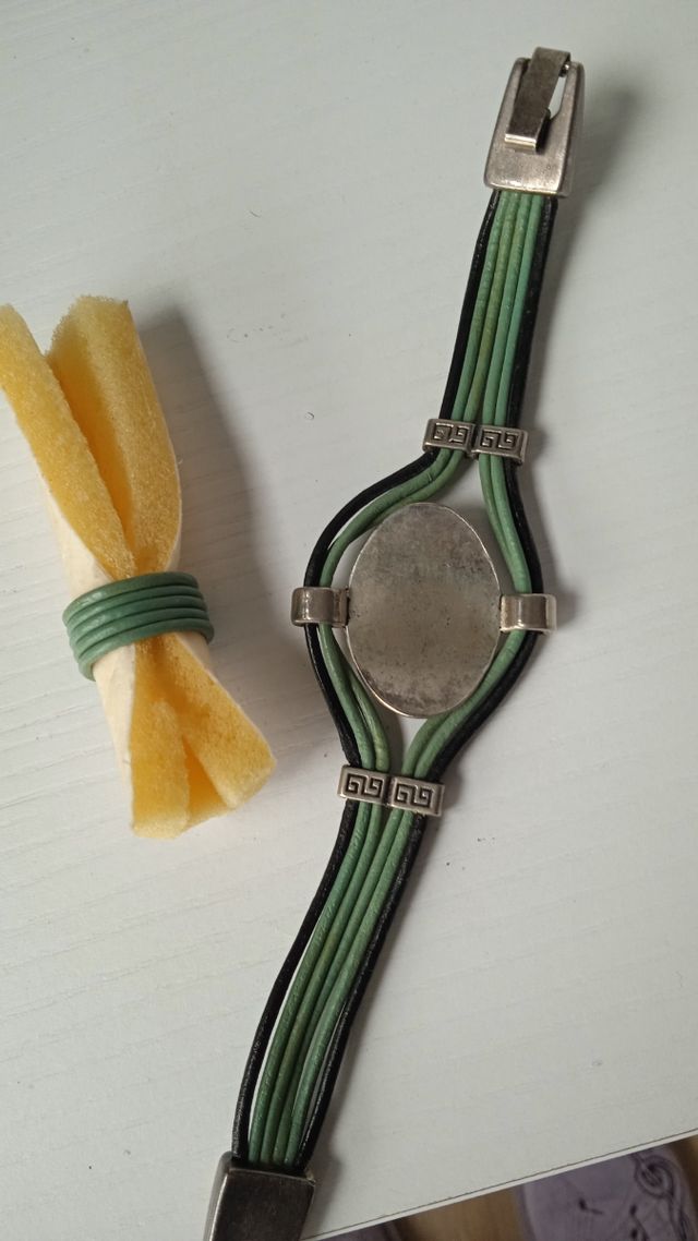 Pulsera y anillo artesanales