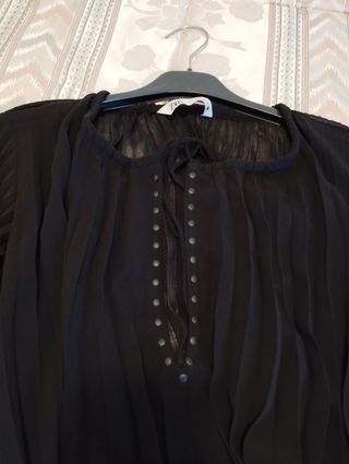 Vestido negro Zara