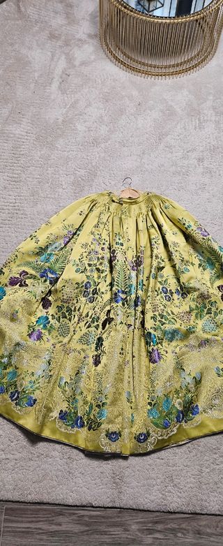 Falda fallera mujer.