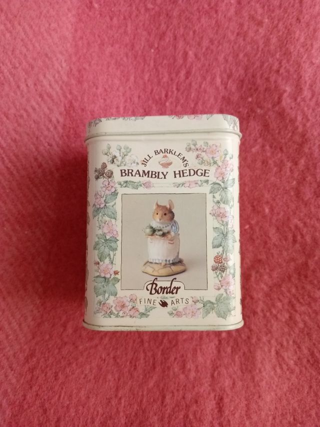 CAJA METALICA INGLESA.