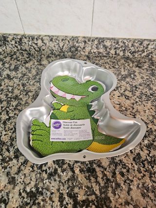 Molde de dinosaurio para hornear