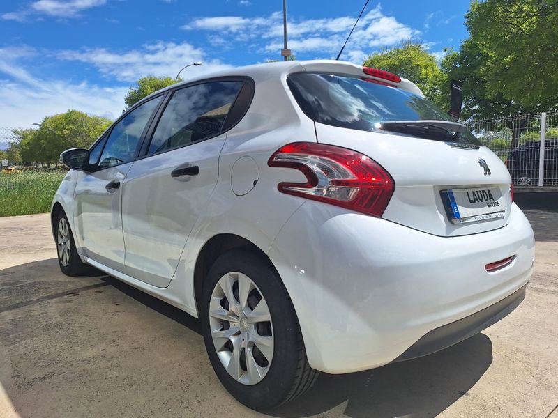 Peugeot 208 1.4HDi Business Line 2014, foto 4