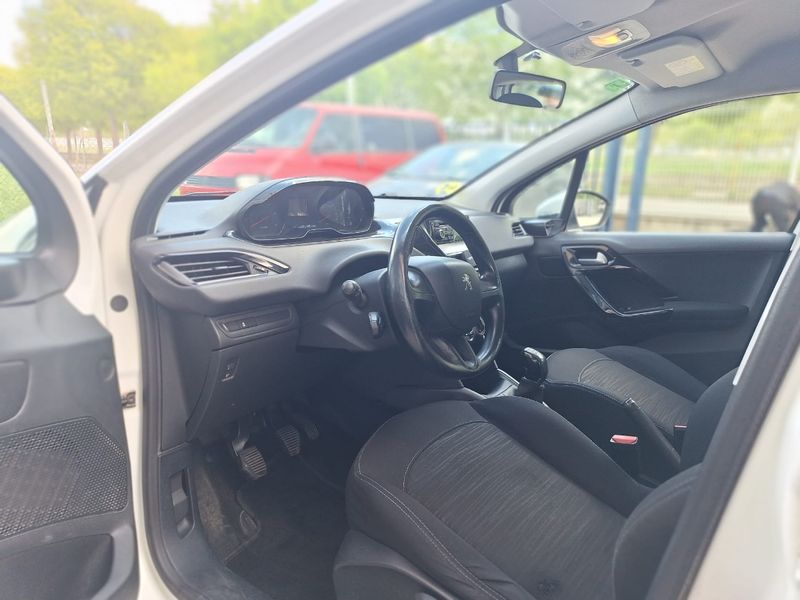 Peugeot 208 1.4HDi Business Line 2014, foto 7