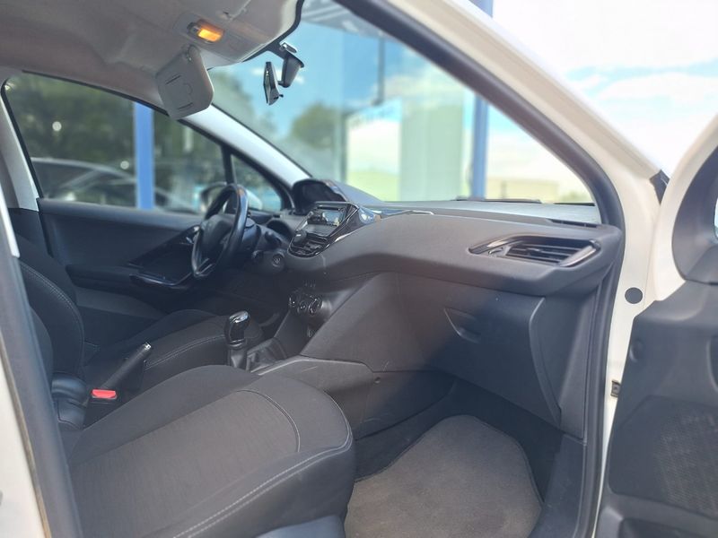 Peugeot 208 1.4HDi Business Line 2014, foto 8