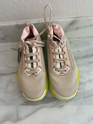 Nike pegasus trail con goretex en 40 sin estrenar