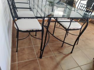 Mesa de forja y sillas
