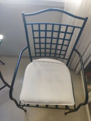 Mesa de forja y sillas