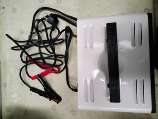 Cargador baterias 12v enchufe a 230V