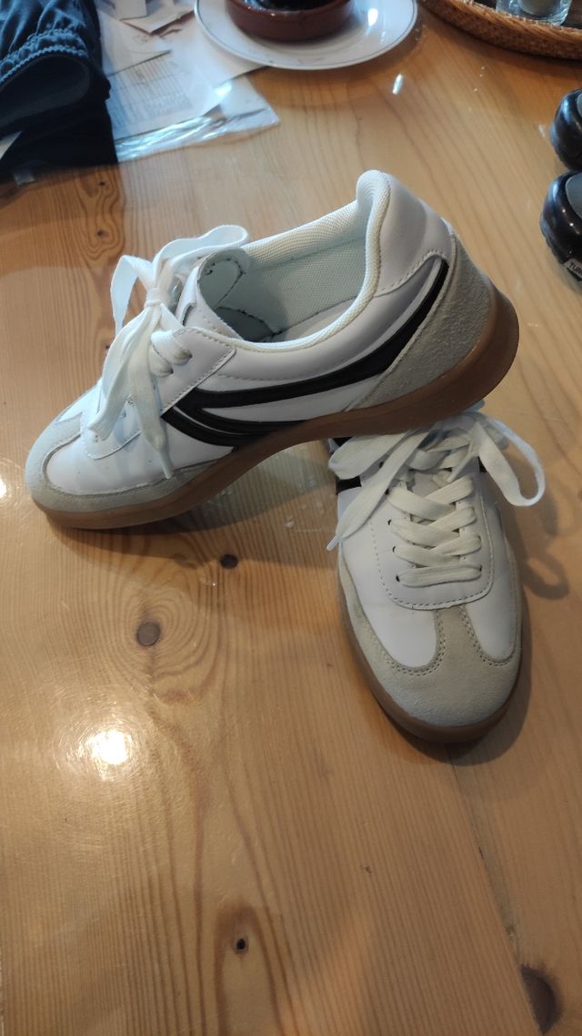 Precio rebajado! Pull&Bear Retro Trainers, T 39