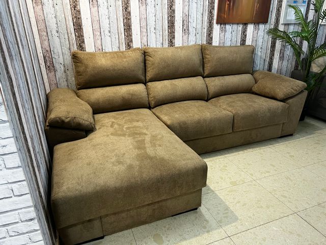 NUOVA OFFERTA DIVANO + SPEDIZIONE GRATUITA!! 658*469*783