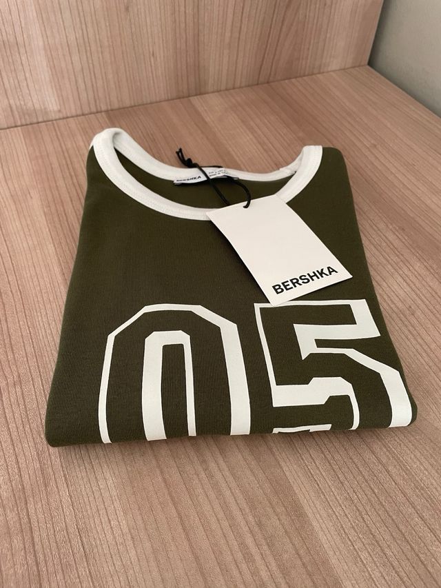 Camiseta Bershka talla S