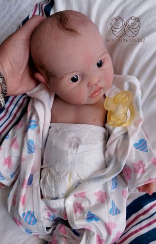 Bebé reborn de silicona Adelina