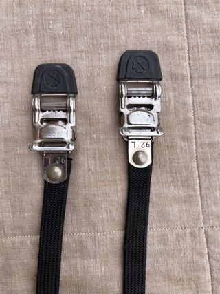 Coppia cinghietti fermapiedi BBC / MTB vintage
