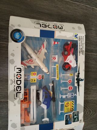 Figuras de avión, helicóptero, camión
