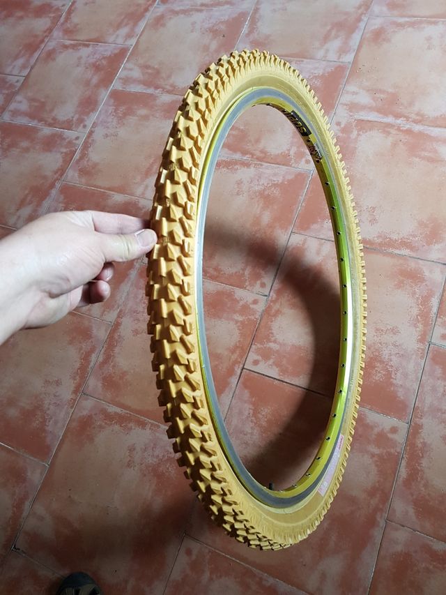 Cubierta 26" Panaracer Magic front retro