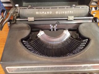 Maquina de escribir antigua