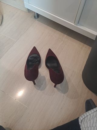 Zapato tacón granate