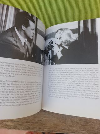 Pelicula y libro Con la muerte en los talones