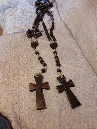 Rosario de madera gigante