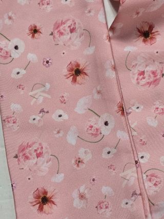 Foulard rosa in raso con fiori