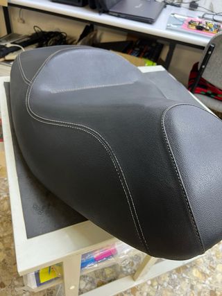 Asiento piaggio mp3 400lt 2010